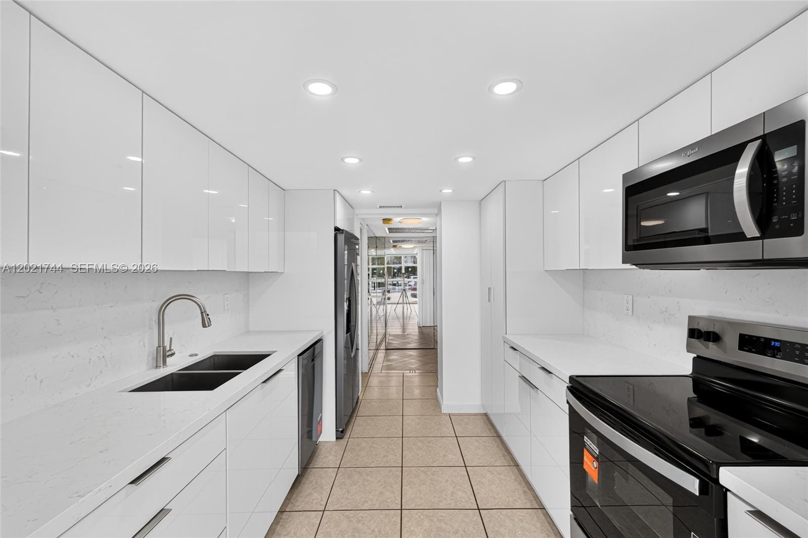 2000 Atlantic Shores Boulevard 120, Hallandale Beach, FL 33009 photo 3