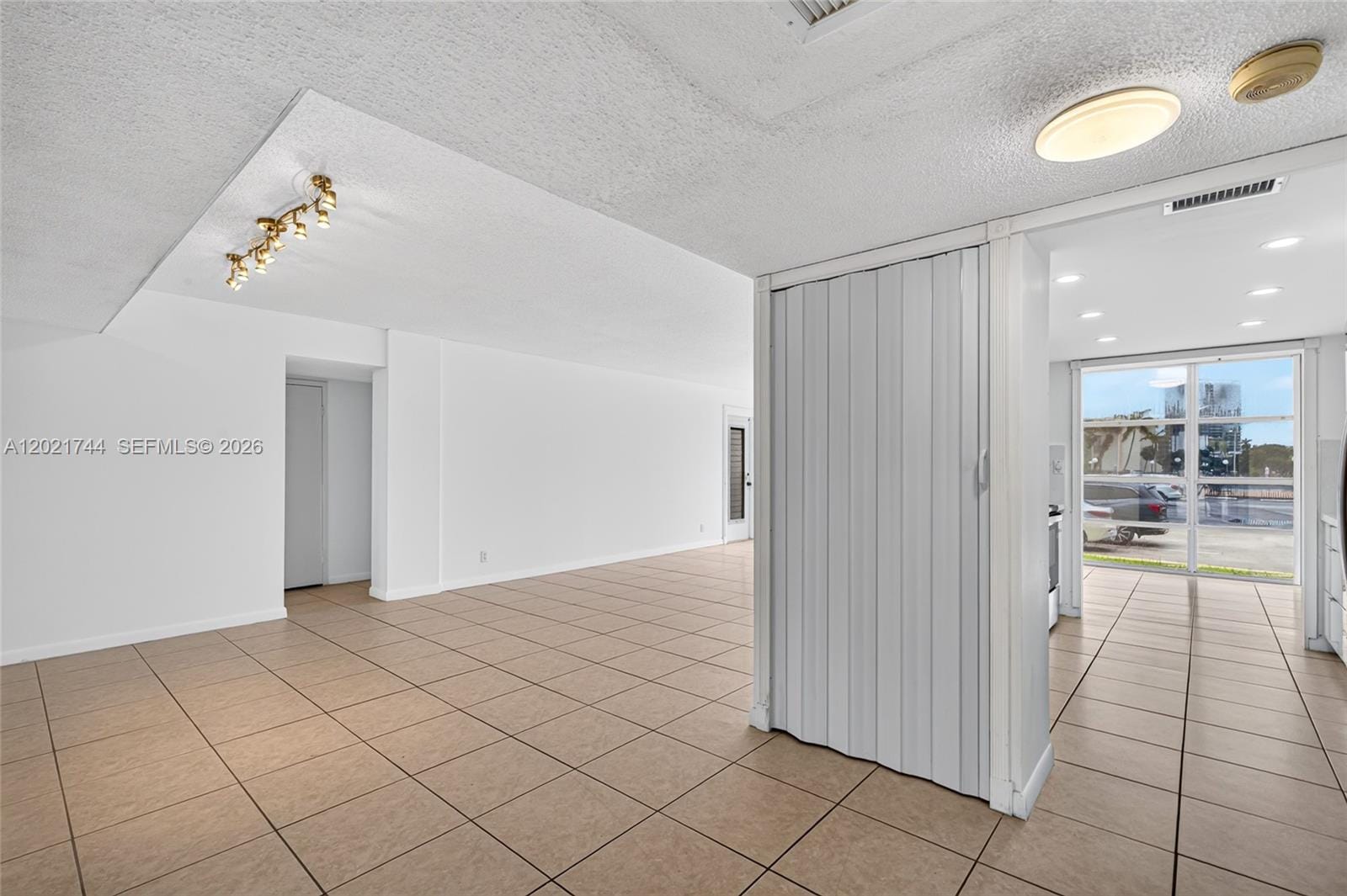 2000 Atlantic Shores Boulevard 120, Hallandale Beach, FL 33009 photo 6
