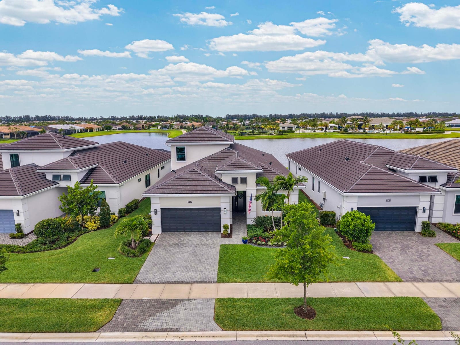 15829 Key Biscayne Lane — photo 2