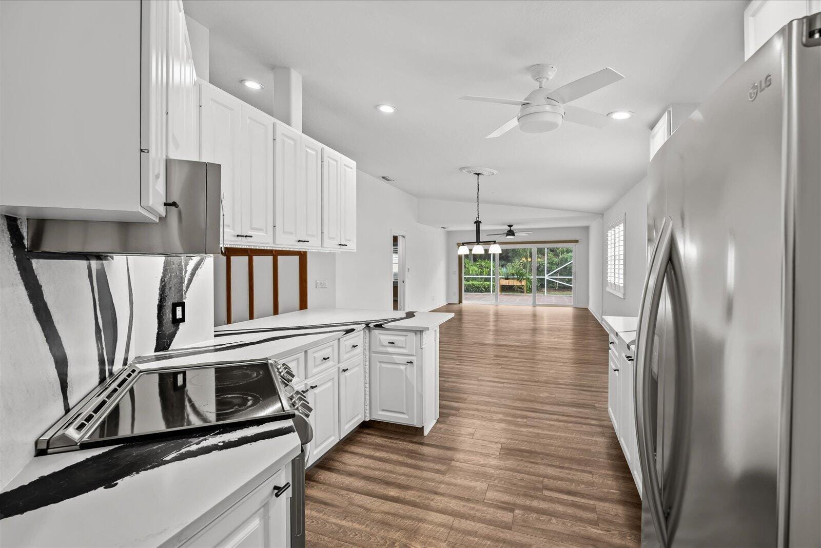 918 SW Balmoral Trace — photo 9