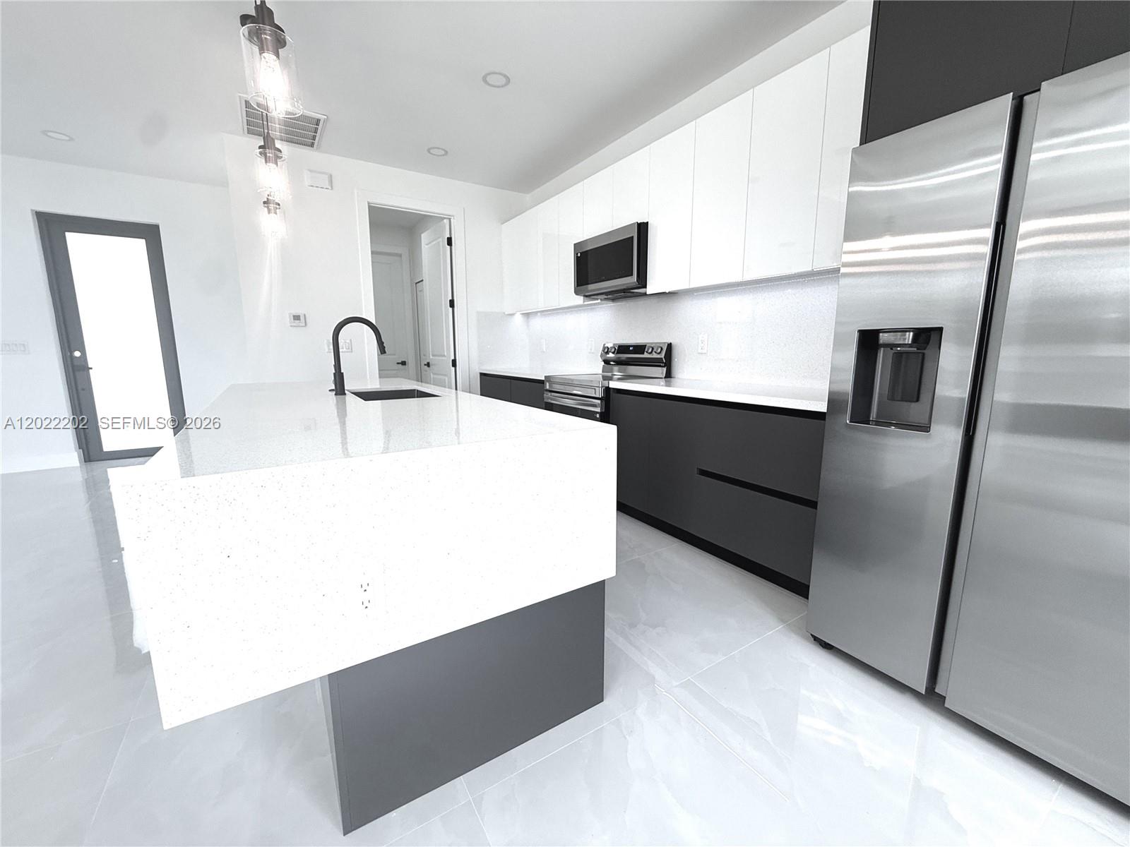 1222 Earnest Street E — photo 5