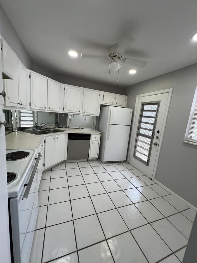 3360 Spanish Moss Terrace 313, Lauderhill, FL 33319