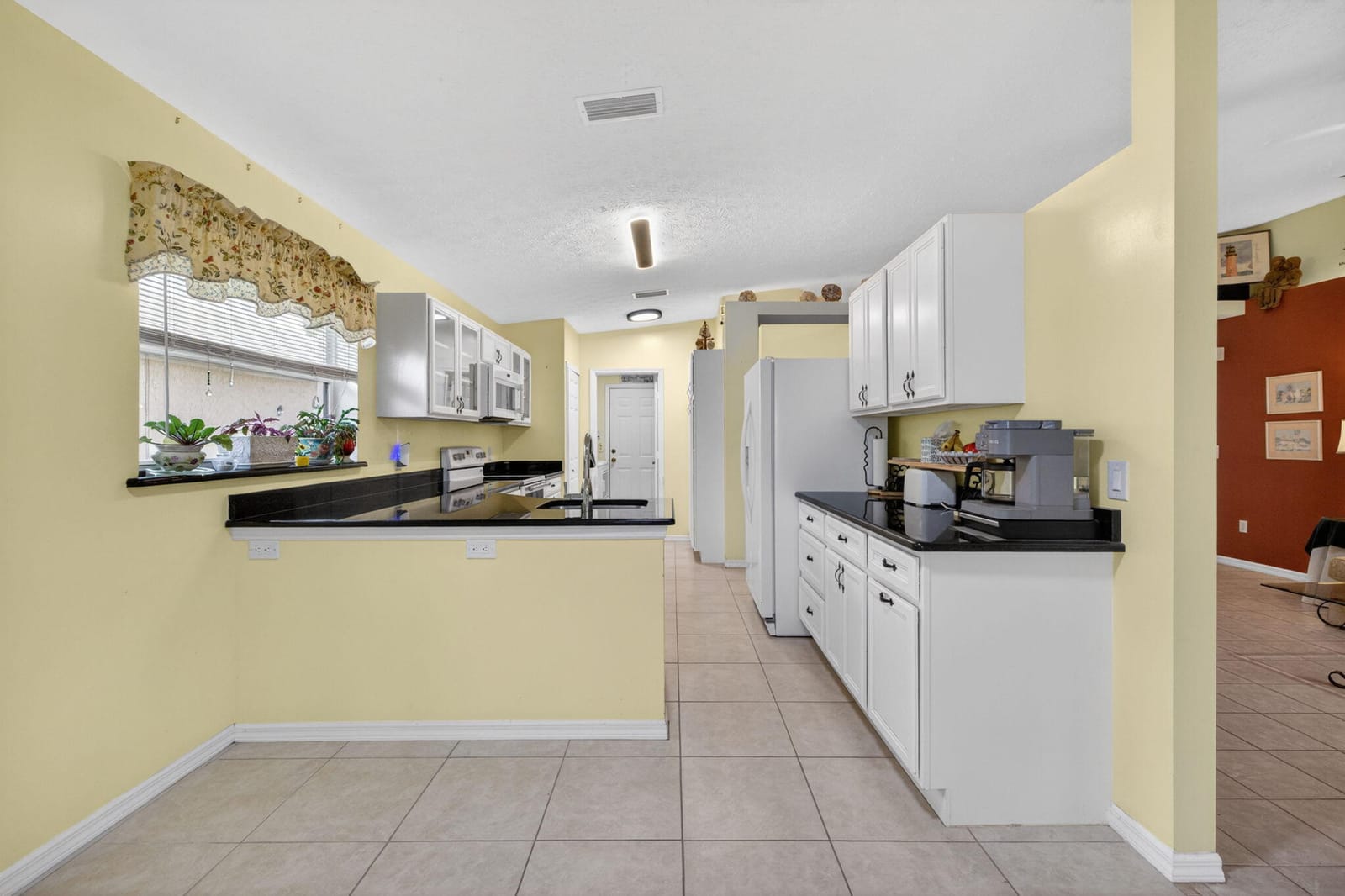 14019 Aguila Avenue — photo 9