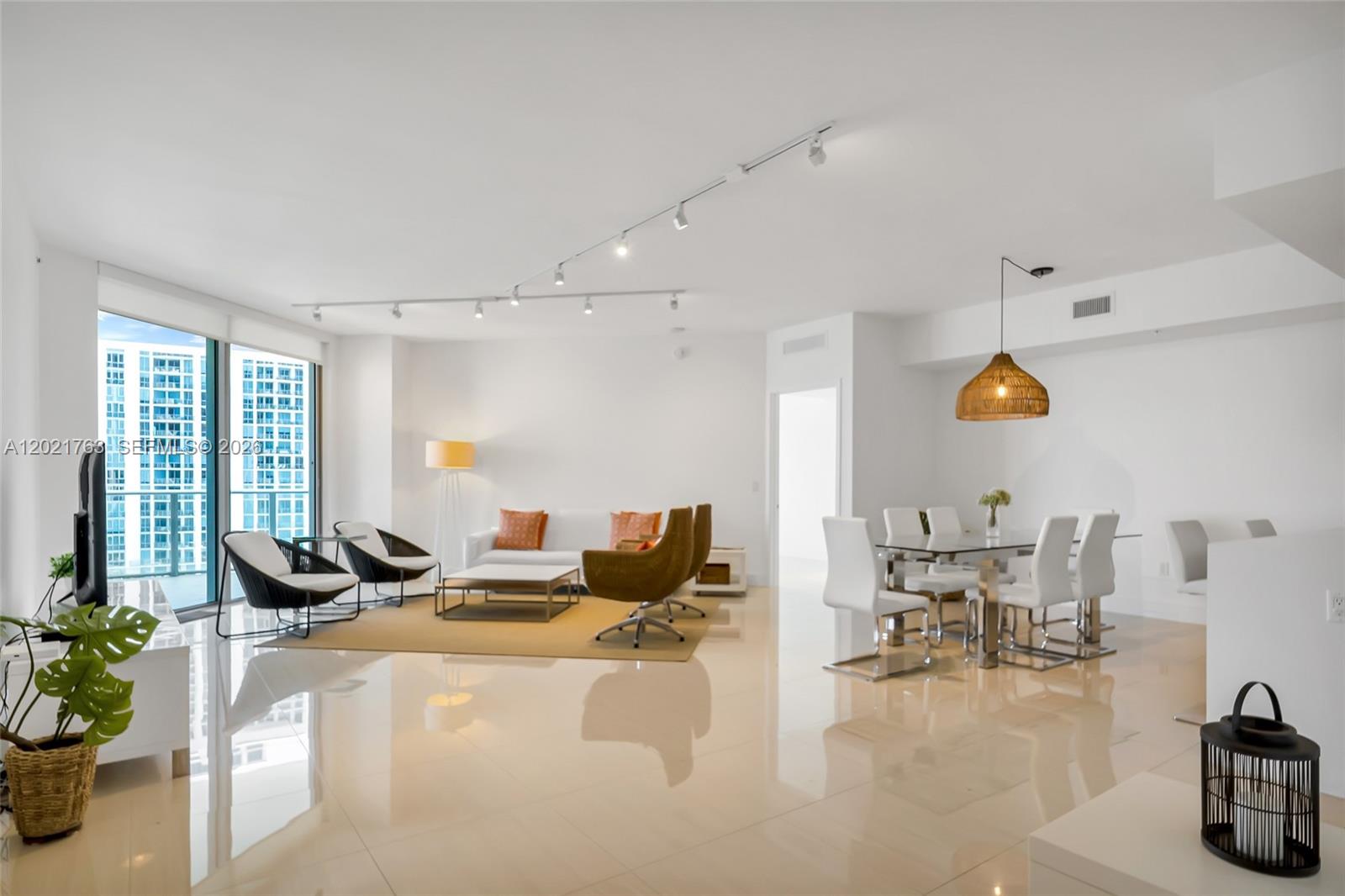 17301 Biscayne Boulevard 907, North Miami Beach, FL 33160, North Miami Beach