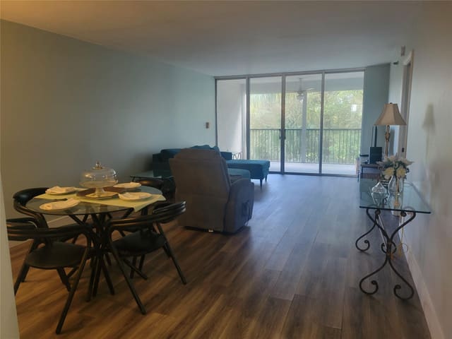 3940 Inverrary Boulevard 407-a, 18th Hole At Inverrary, Lauderhill, FL