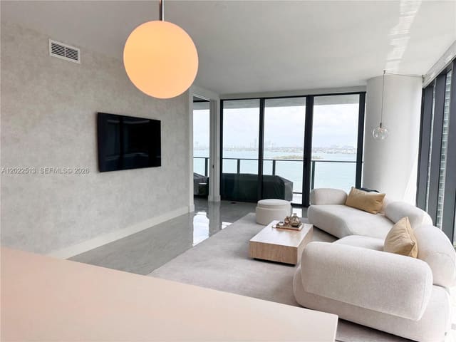 650 NE 32nd Street 1901, Miami, FL 33137