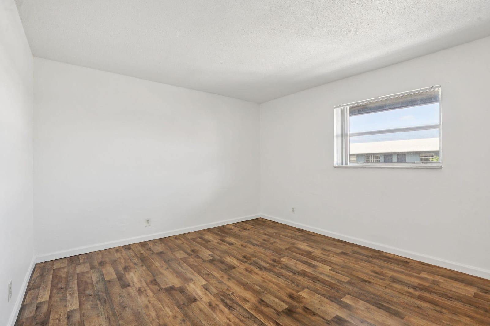 210 NE 38th Street — photo 10