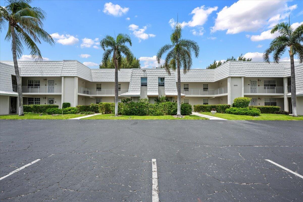 1205 Sandy Lane 145, Singer Island, FL 33404 photo 3