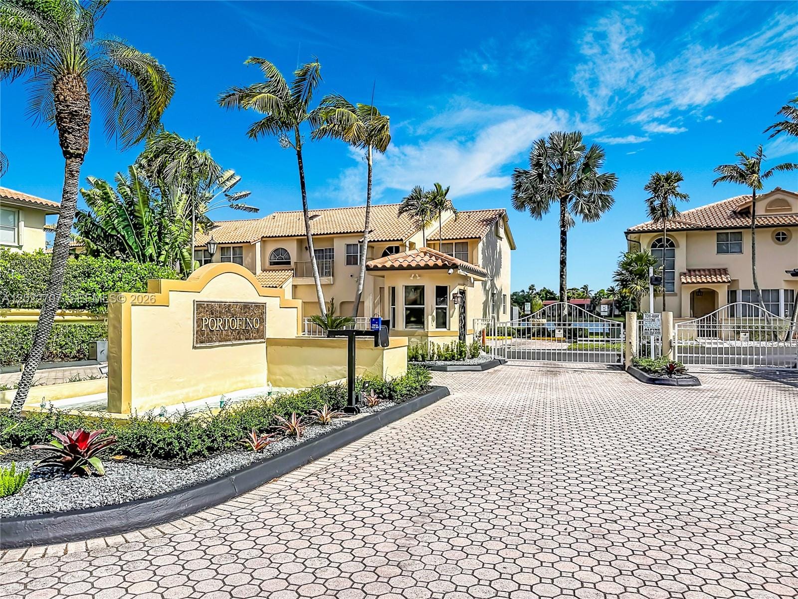 781 NE 195th Street, Miami, FL 33179 photo 9