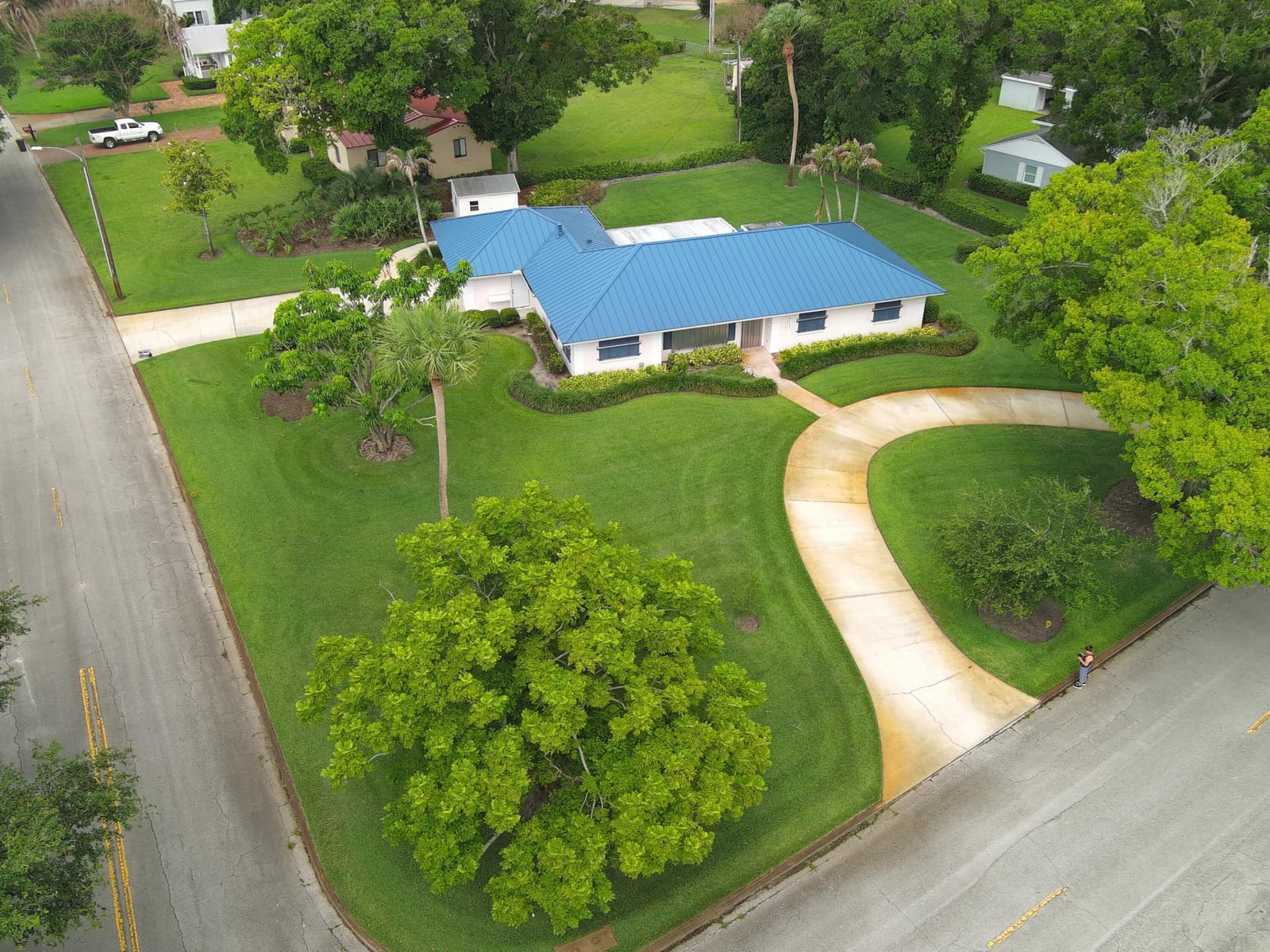 2301 Avalon Avenue, Vero Beach, FL 32960 photo 2