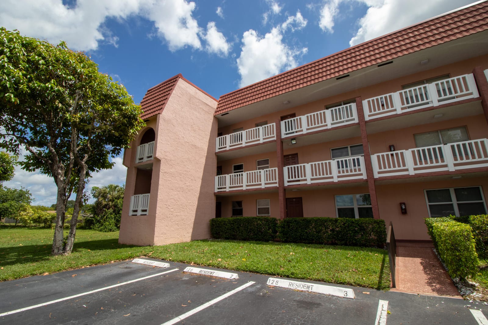 9621 Sunrise Lakes Boulevard 102 — photo 1