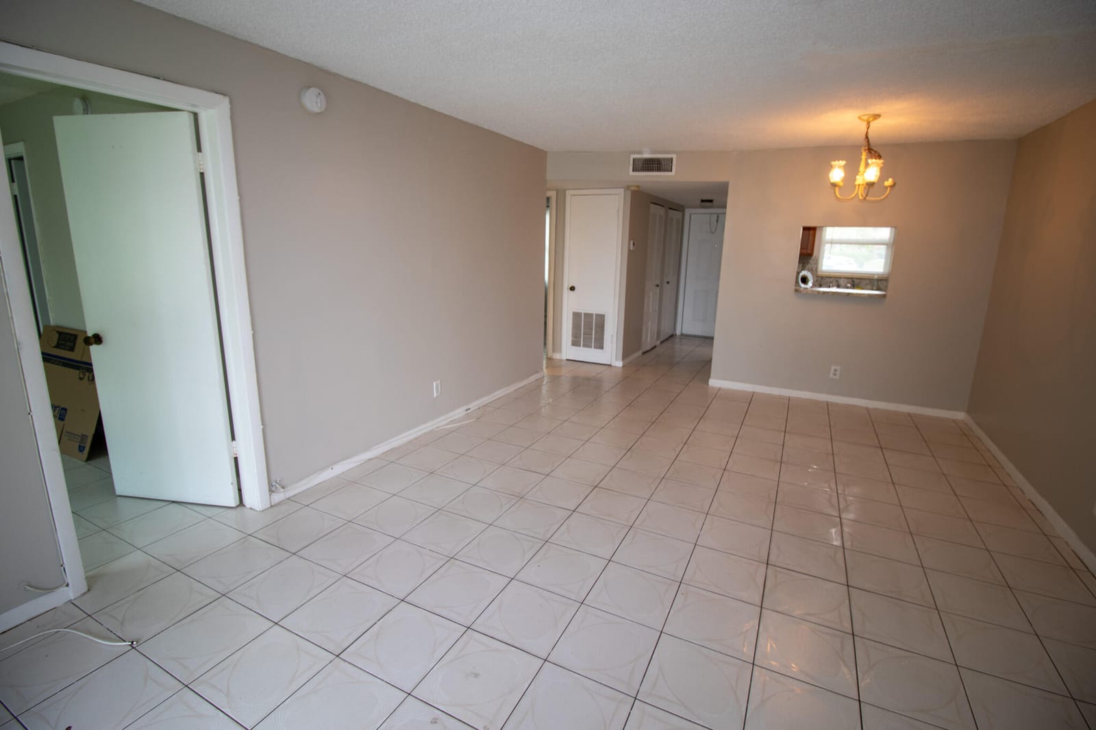 9621 Sunrise Lakes Boulevard 102 — photo 11