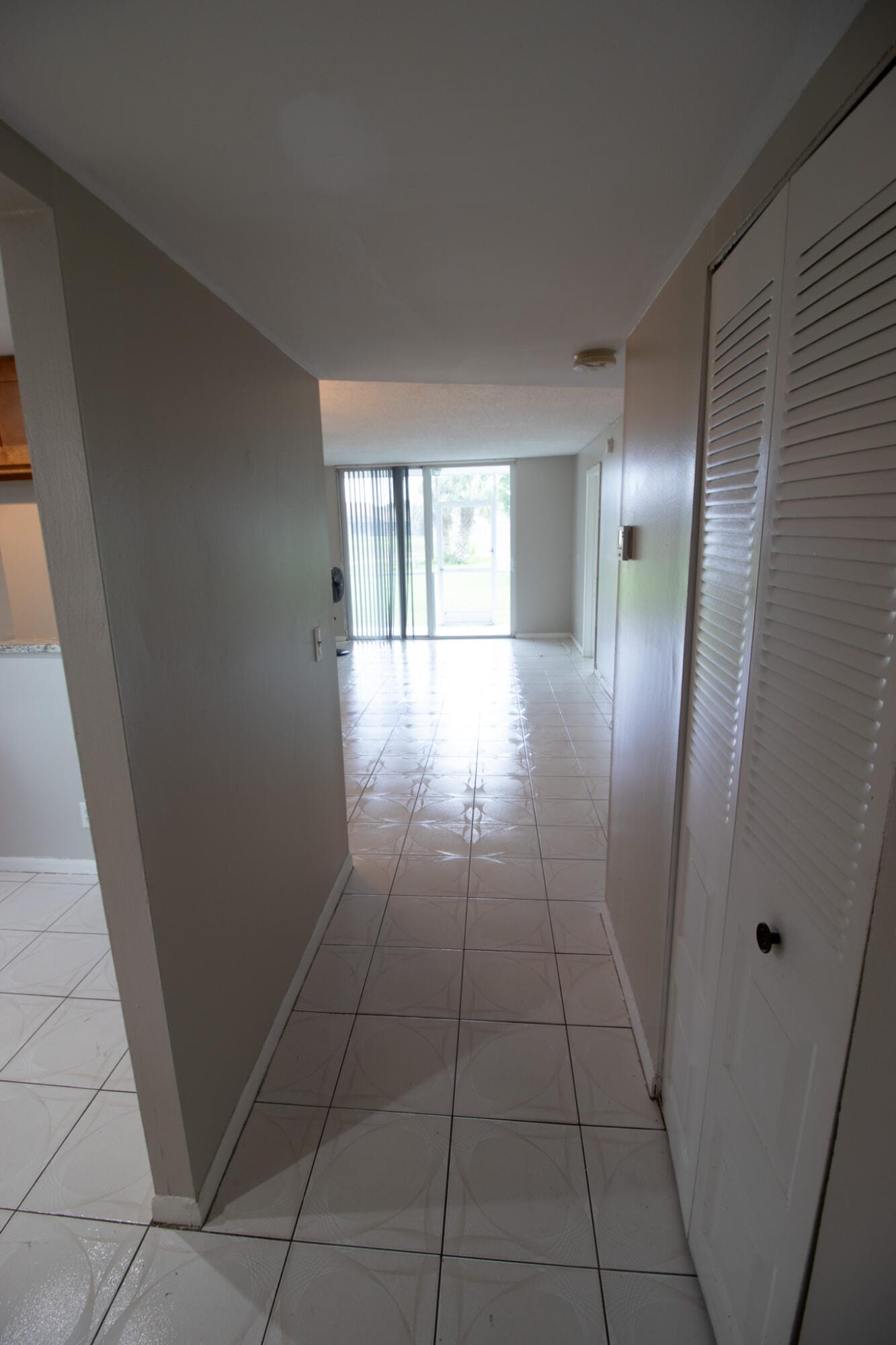 9621 Sunrise Lakes Boulevard 102 — photo 4