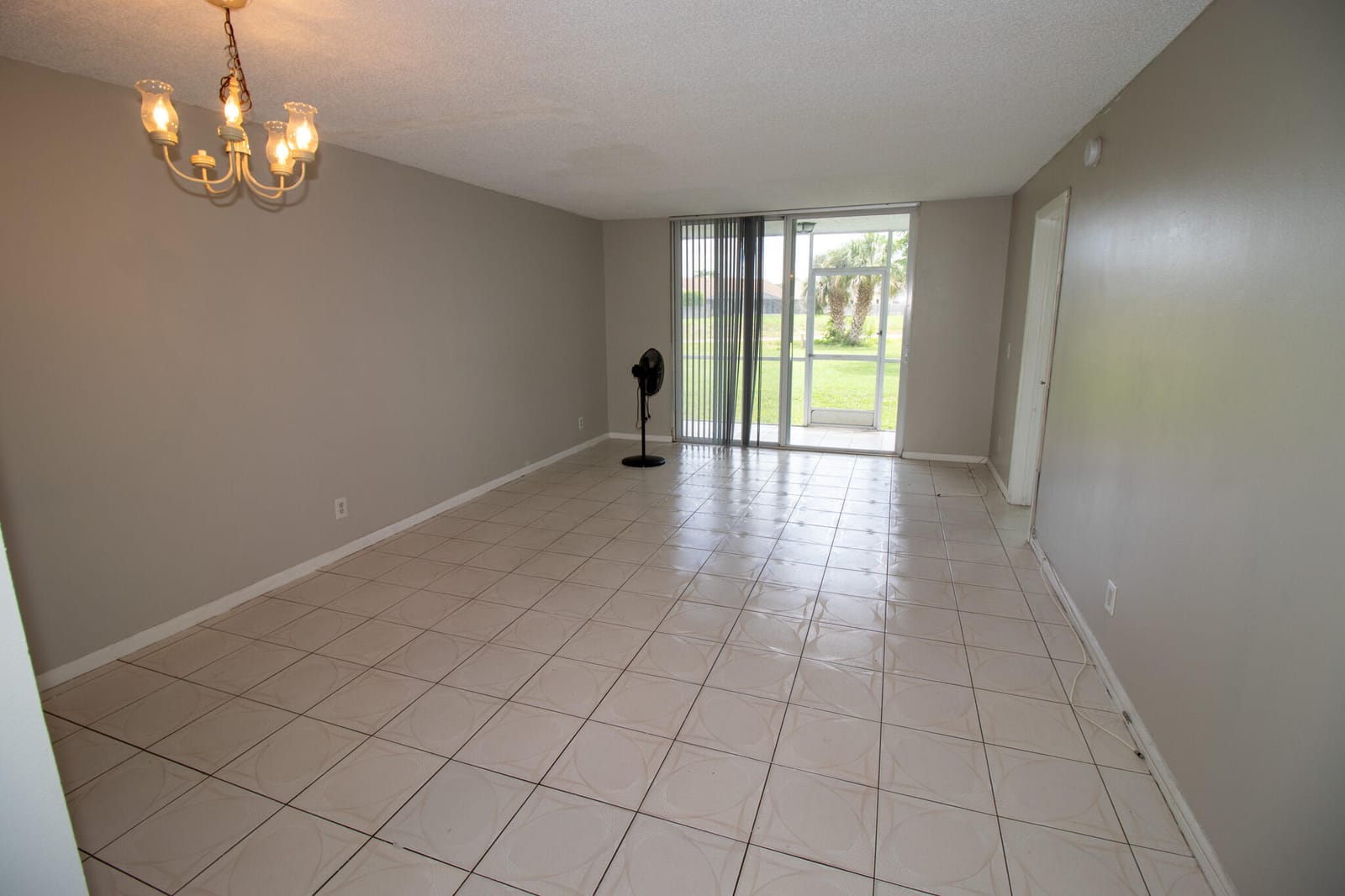 9621 Sunrise Lakes Boulevard 102 — photo 7