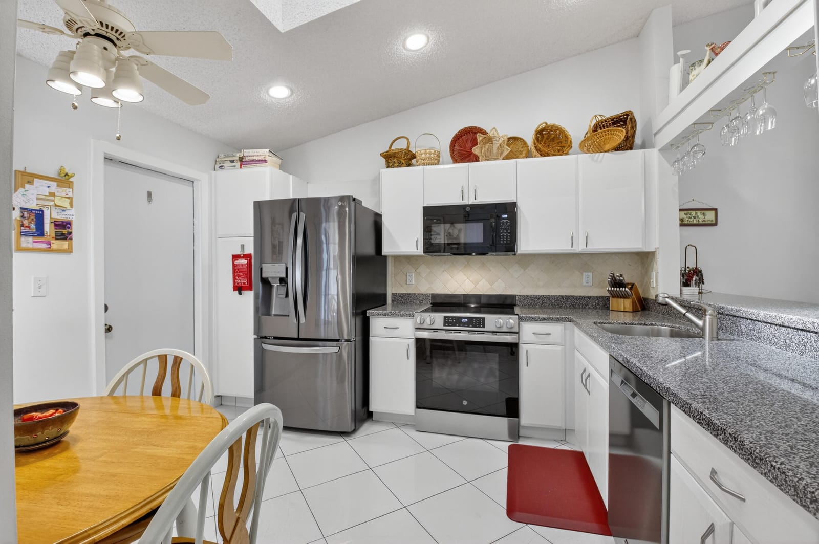 5893 Sunswept Lane B — photo 4