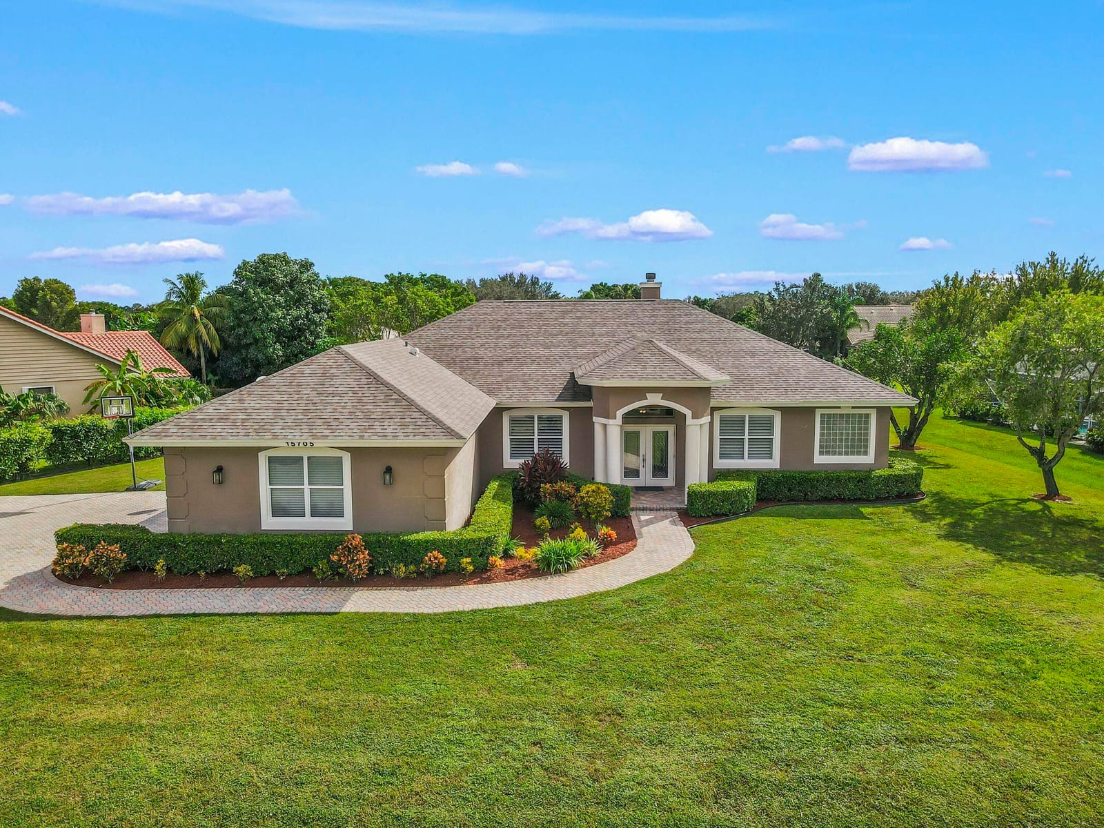 15705 Meadow Wood Drive, Wellington, FL 33414 photo 2