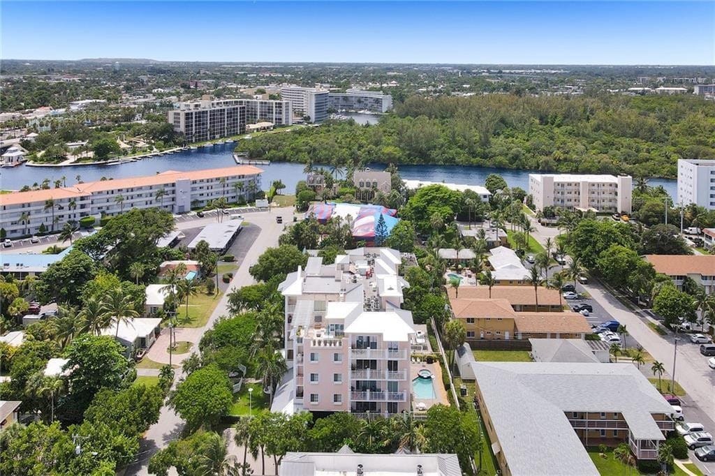 1931 NE 2nd Street 303, Deerfield Beach, FL 33441 photo 4