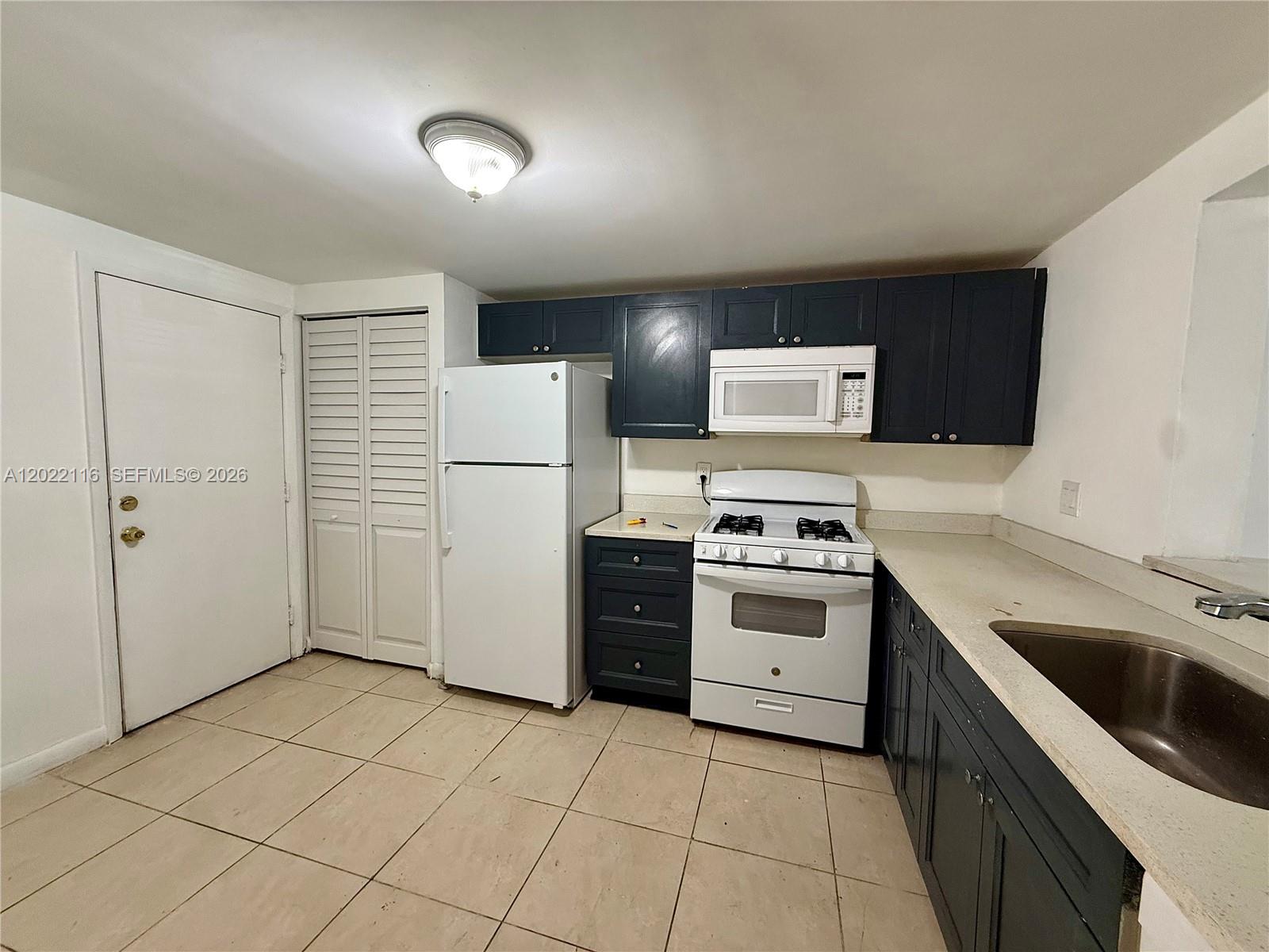 18101 NW 68th Avenue B102, Hialeah, FL 33015, Hialeah