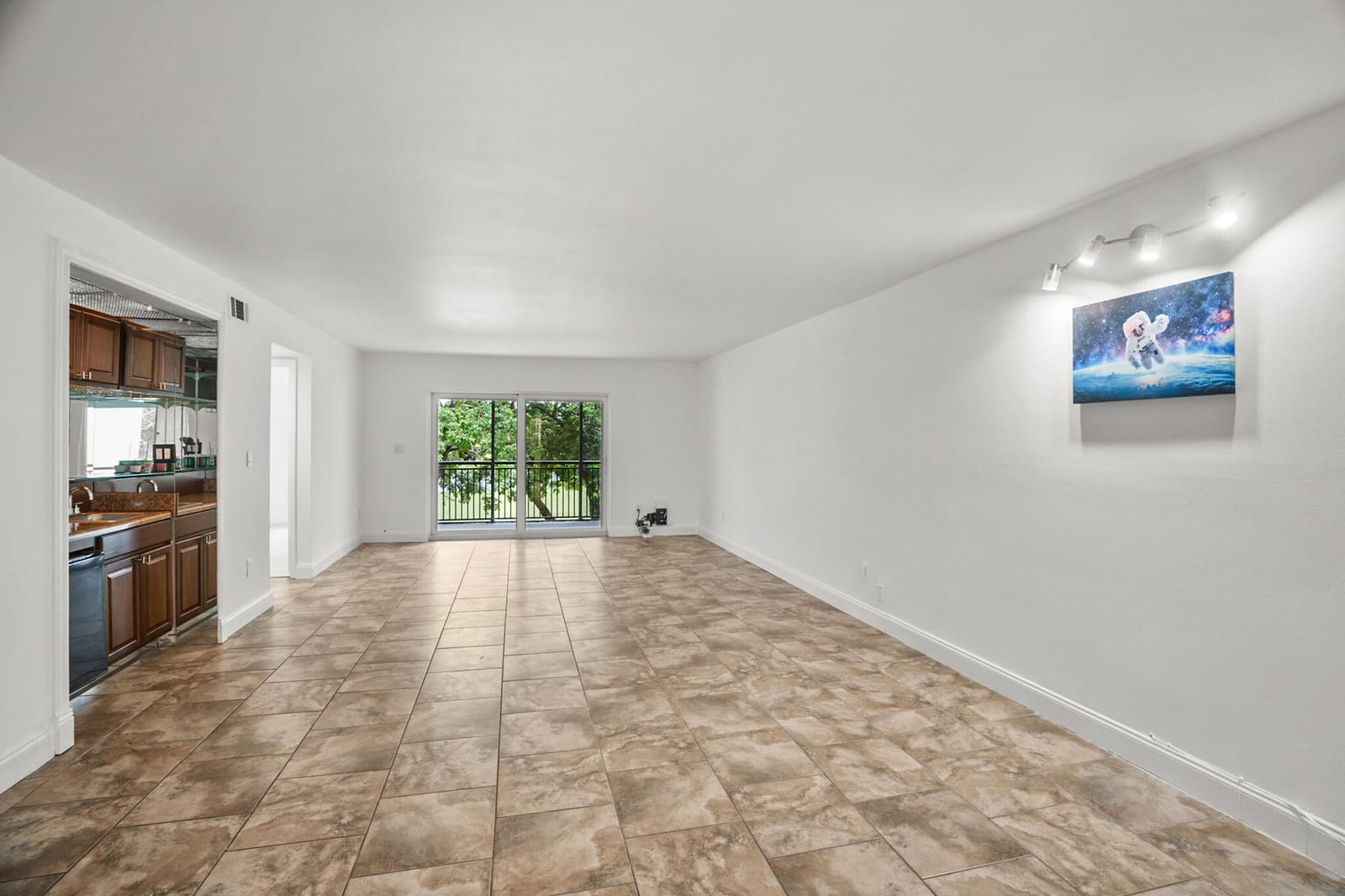 16141 Blatt Boulevard 307 — photo 9