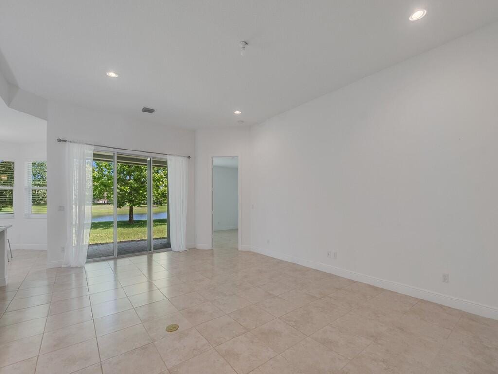 6087 Scott Story Way, Vero Beach, FL 32967 photo 12
