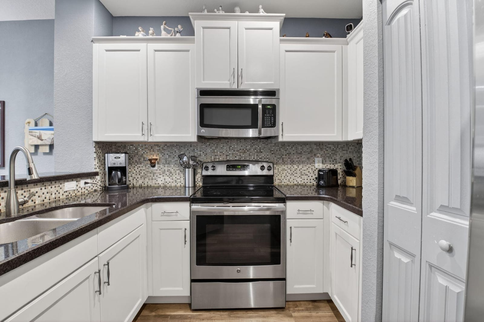 2626 Webb Avenue — photo 10