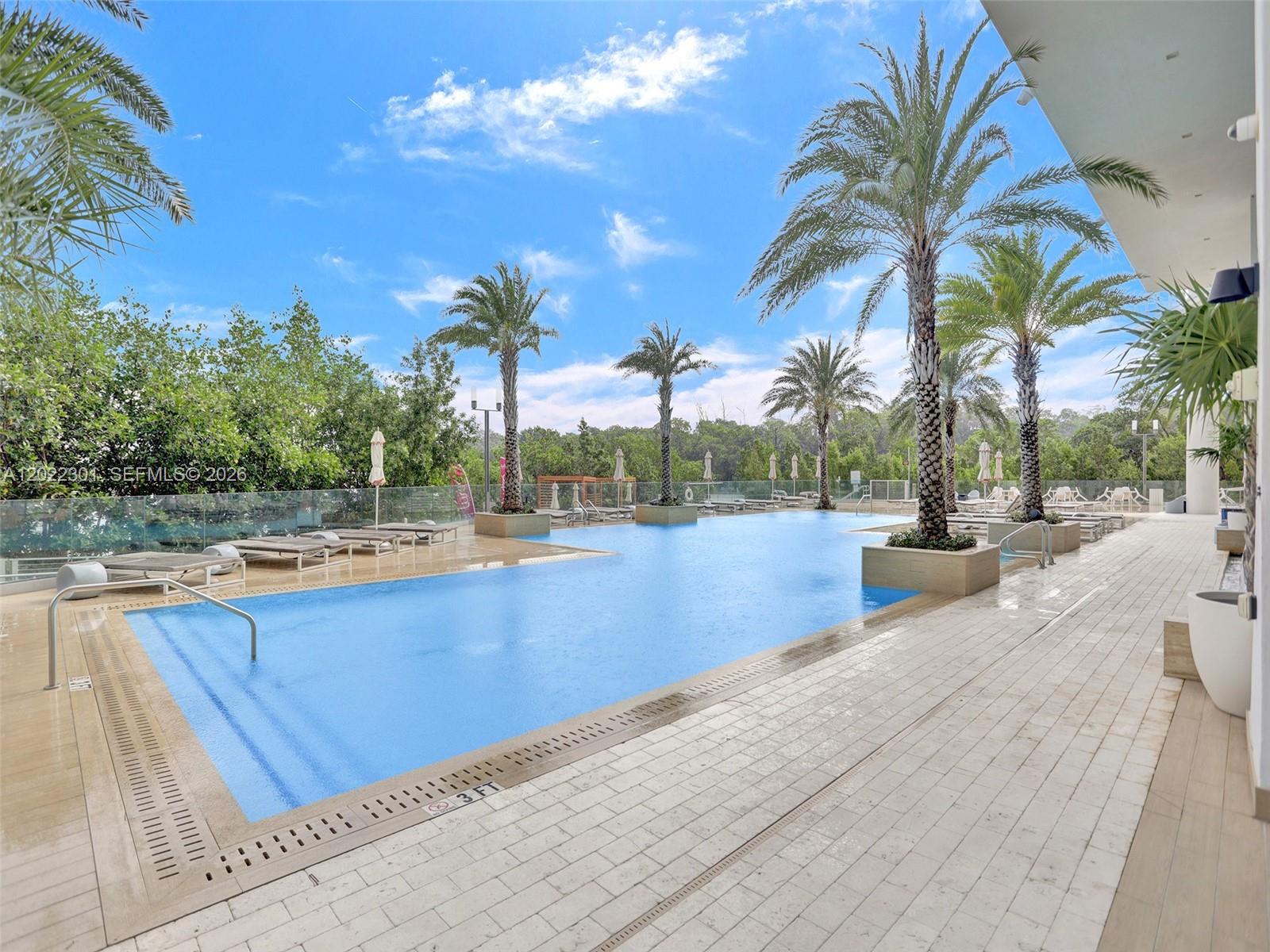 16385 N Biscayne Boulevard 403, North Miami Beach, FL 33160, North Miami Beach