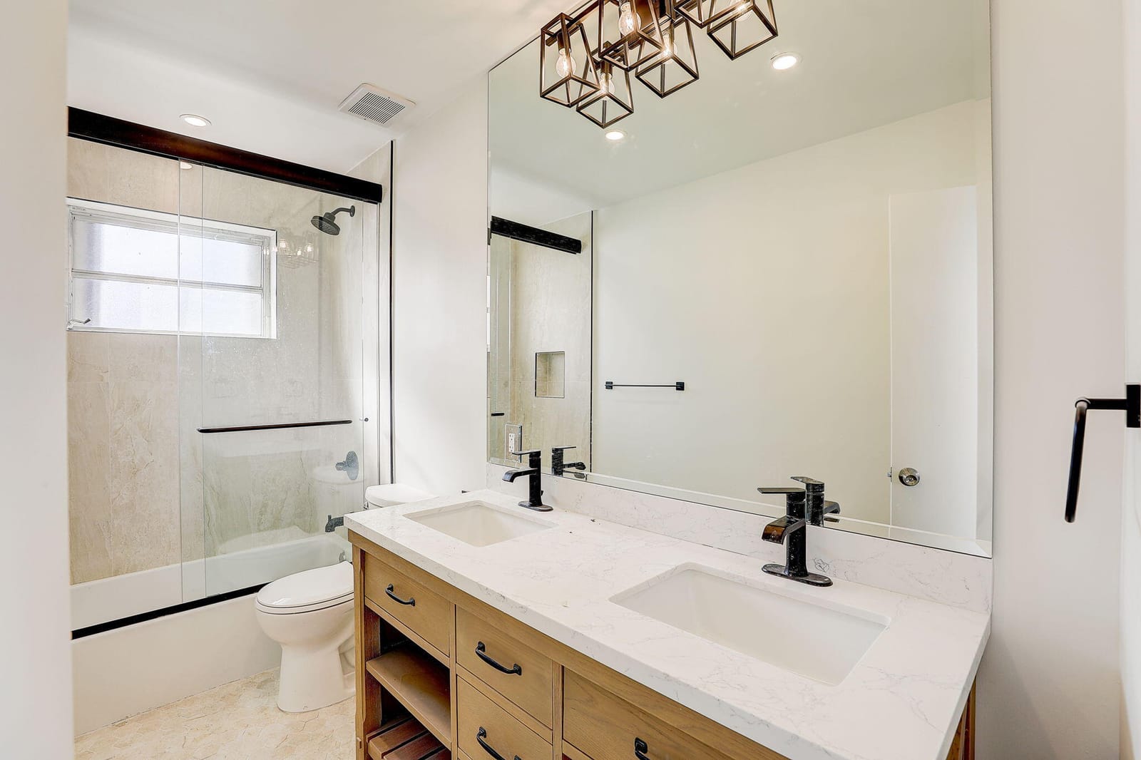 3900 N 45th Avenue — photo 11