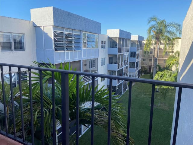 7502 NW 30th Place 417, Sunrise, FL 33313