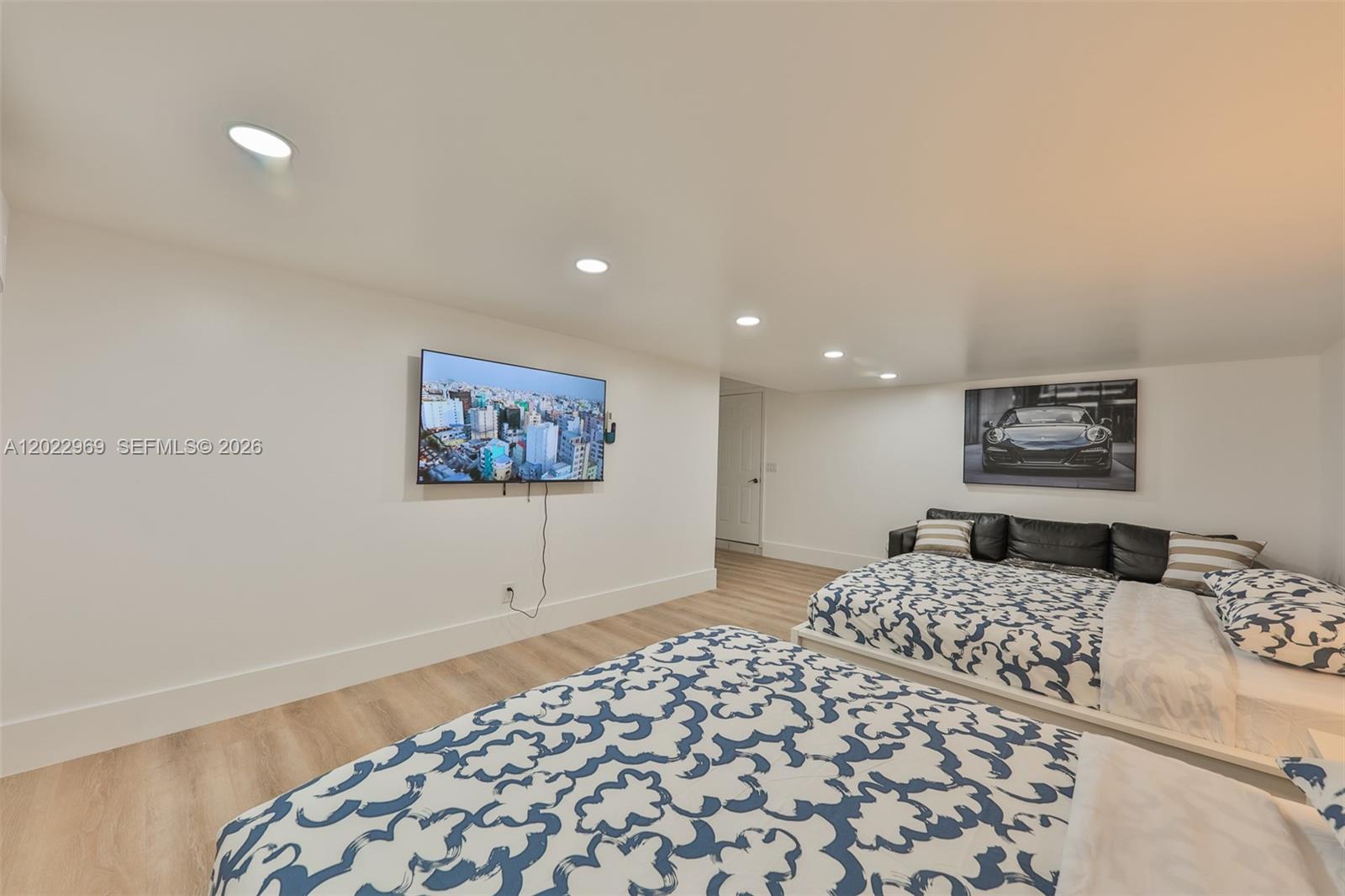 355 Bayshore Drive — photo 8