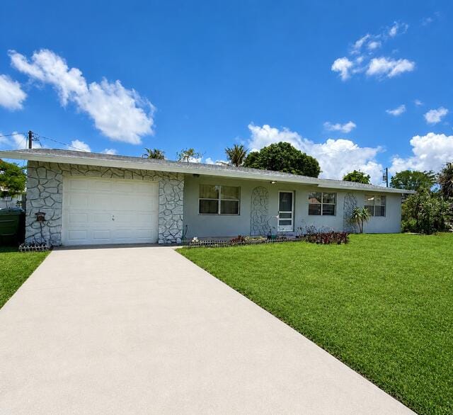 717 SE Alamanda Circle, Stuart, FL 34996 photo 2