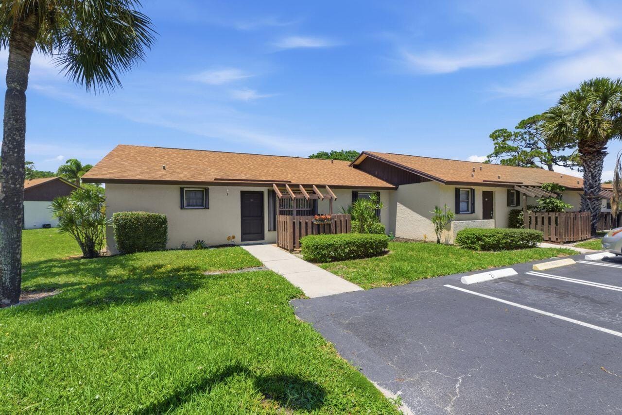 21 Vía De Casas Norte, Boynton Beach, FL 33426 photo 3