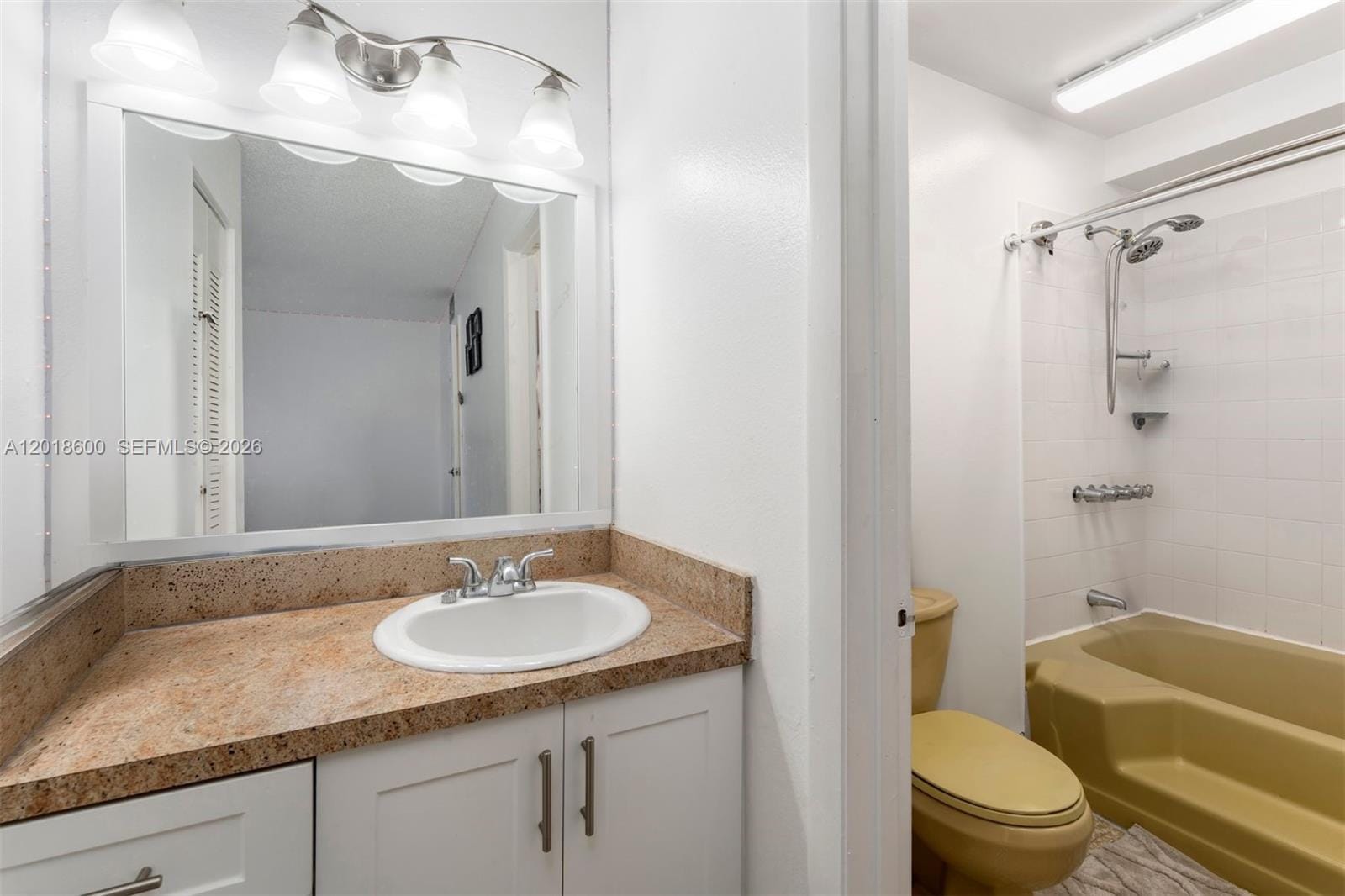 1900 W 54th Street 220 — photo 11