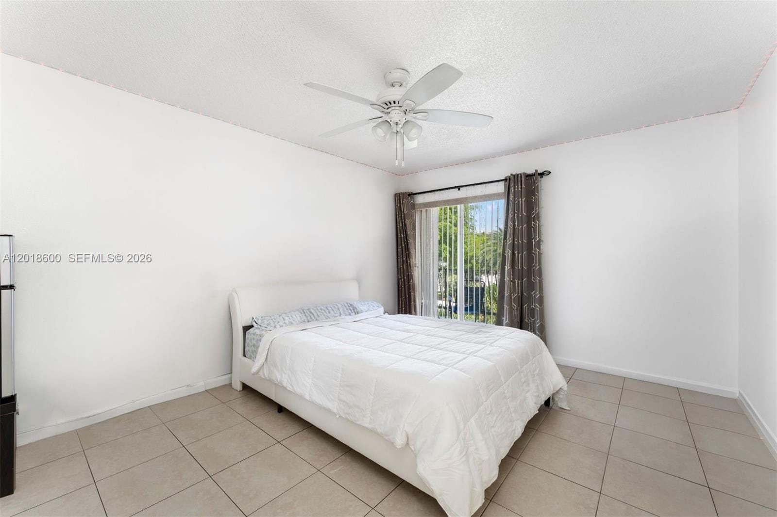1900 W 54th Street 220 — photo 10