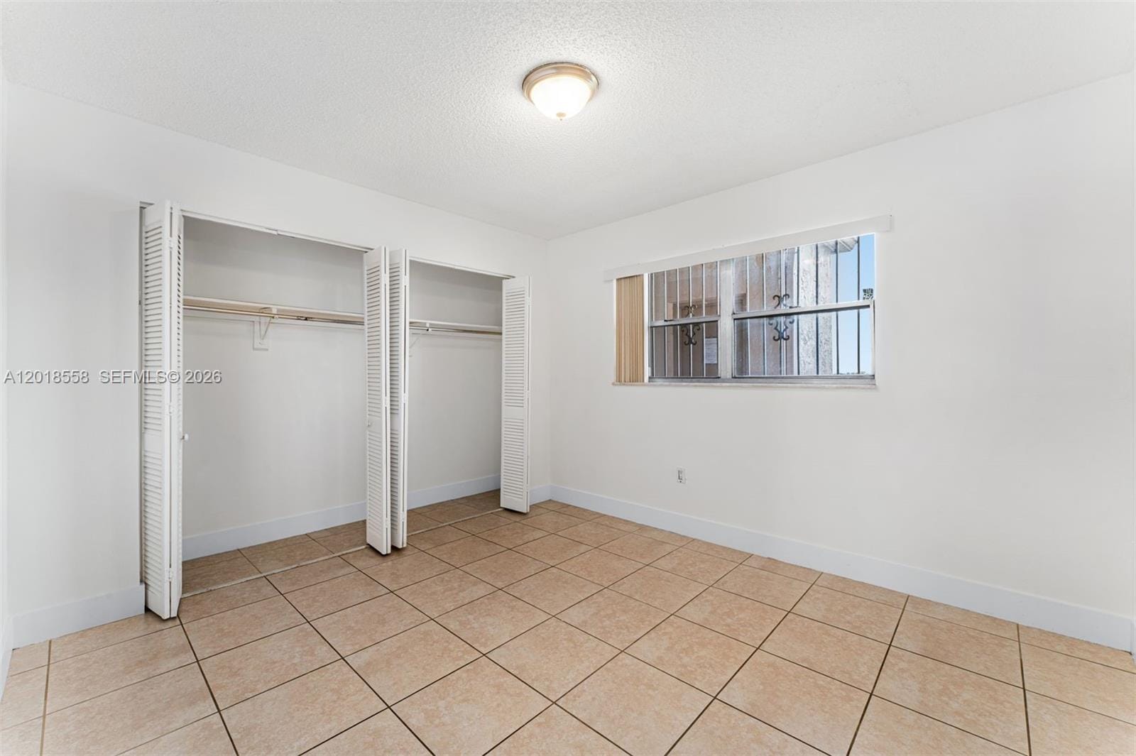 1950 W 54th Street 412 — photo 8