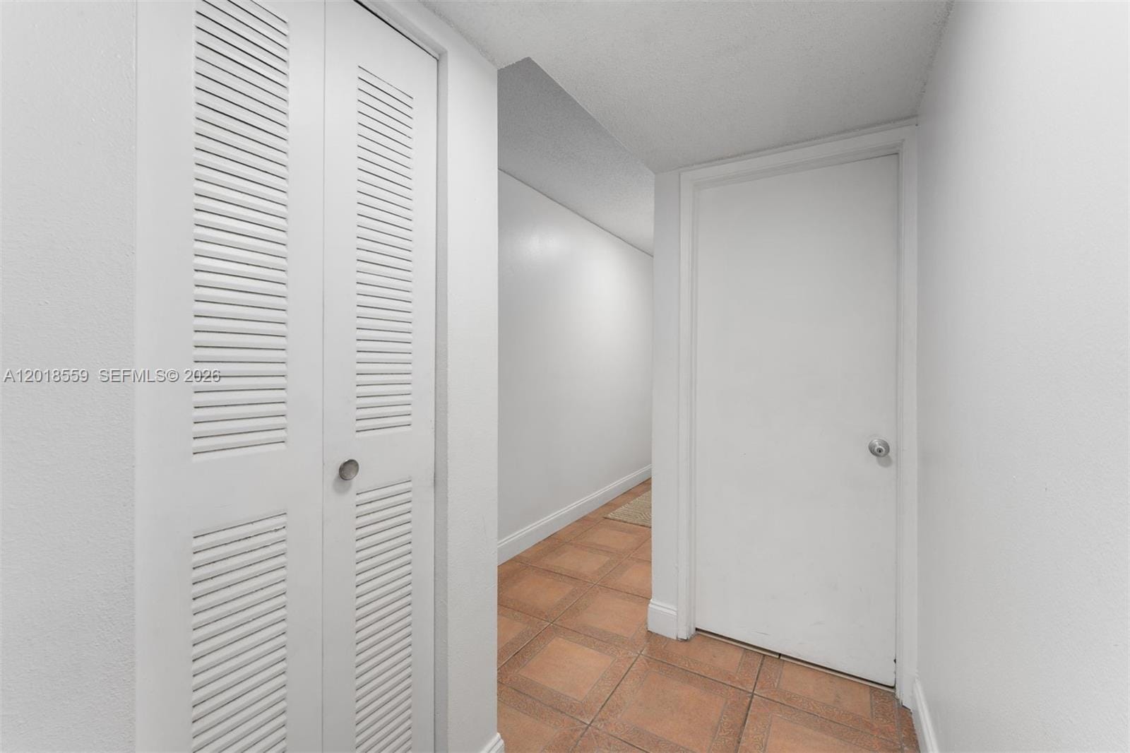 1950 W 54th Street 406 — photo 11