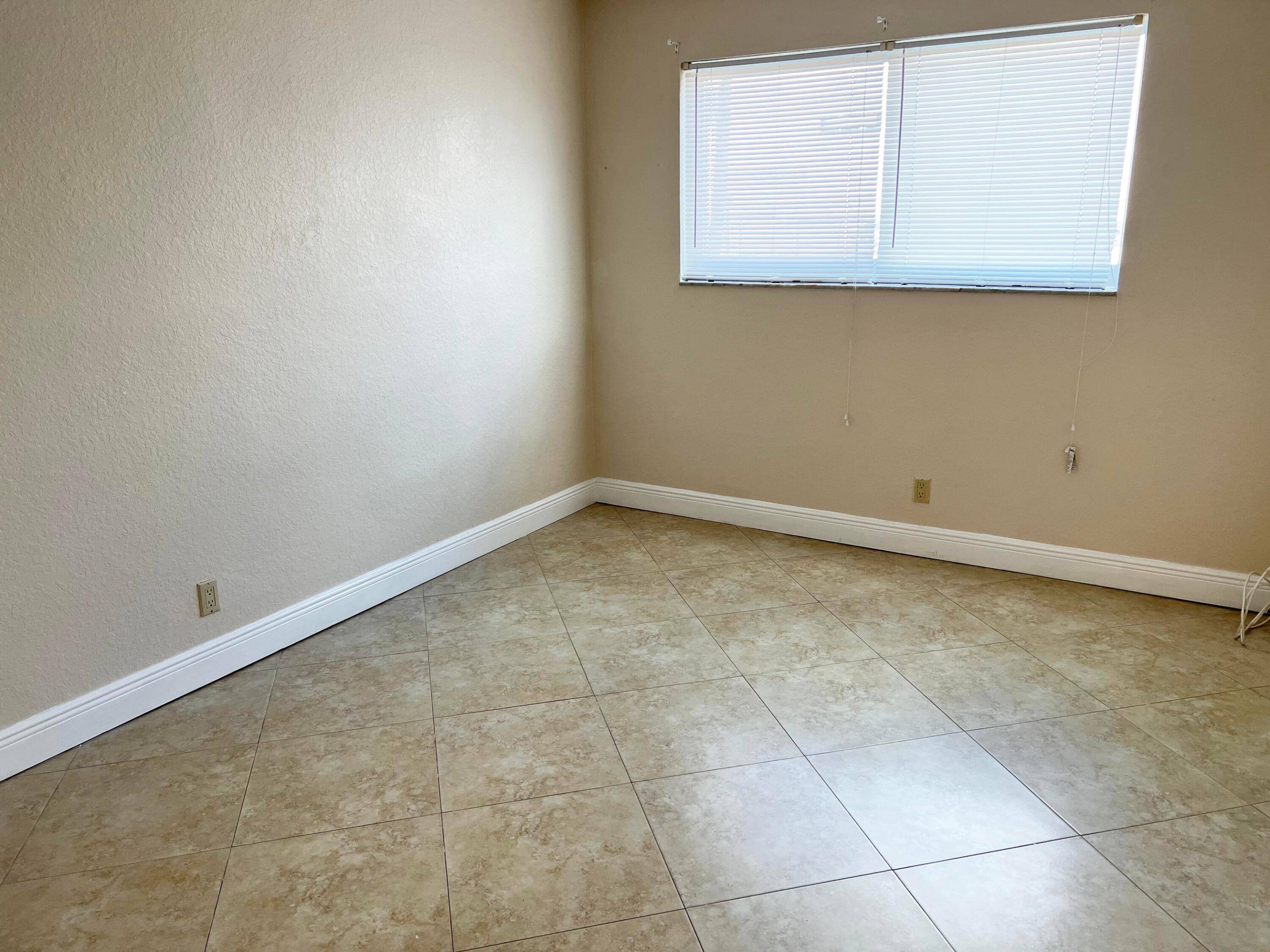 4050 NE 12th Terrace 15-1, Oakland Park, FL 33334, Oakland Park