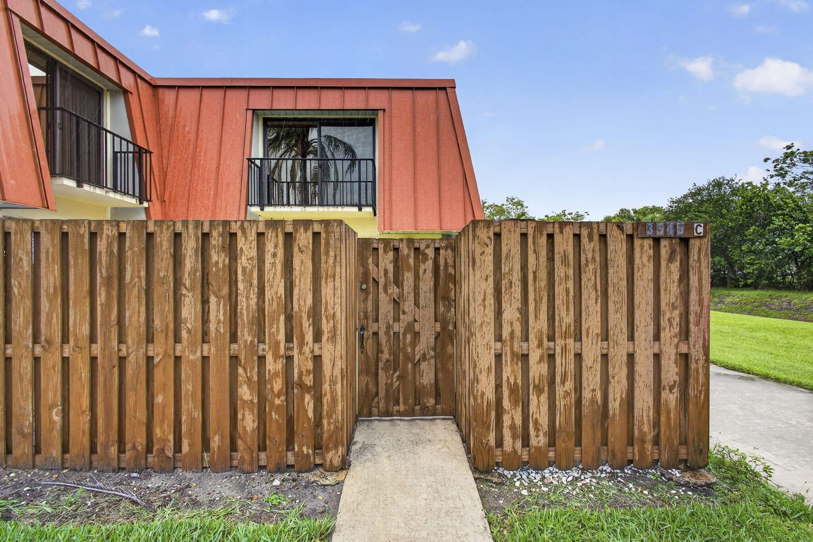 3345 Meridian Way N C — photo 3