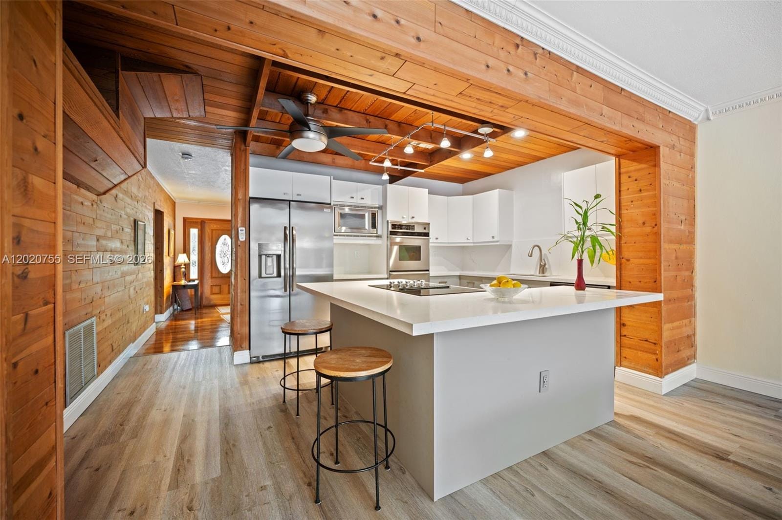 10 S Melrose Drive — photo 12