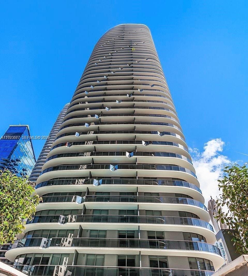 45 SW 9th Street 3501, Miami, FL 33130 photo 19