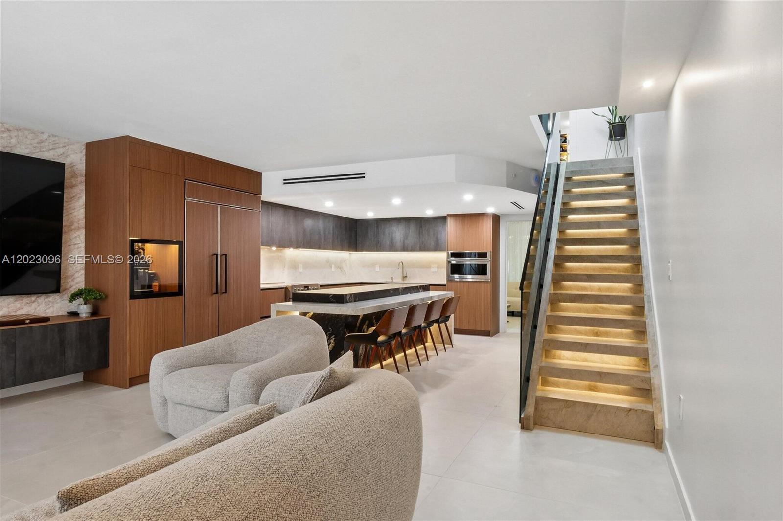425 Grapetree Drive 211, Key Biscayne, FL 33149, Key Biscayne