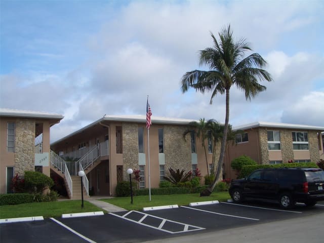 2737 NE 28th Street 7w, Lighthouse View, Lighthouse Point, FL