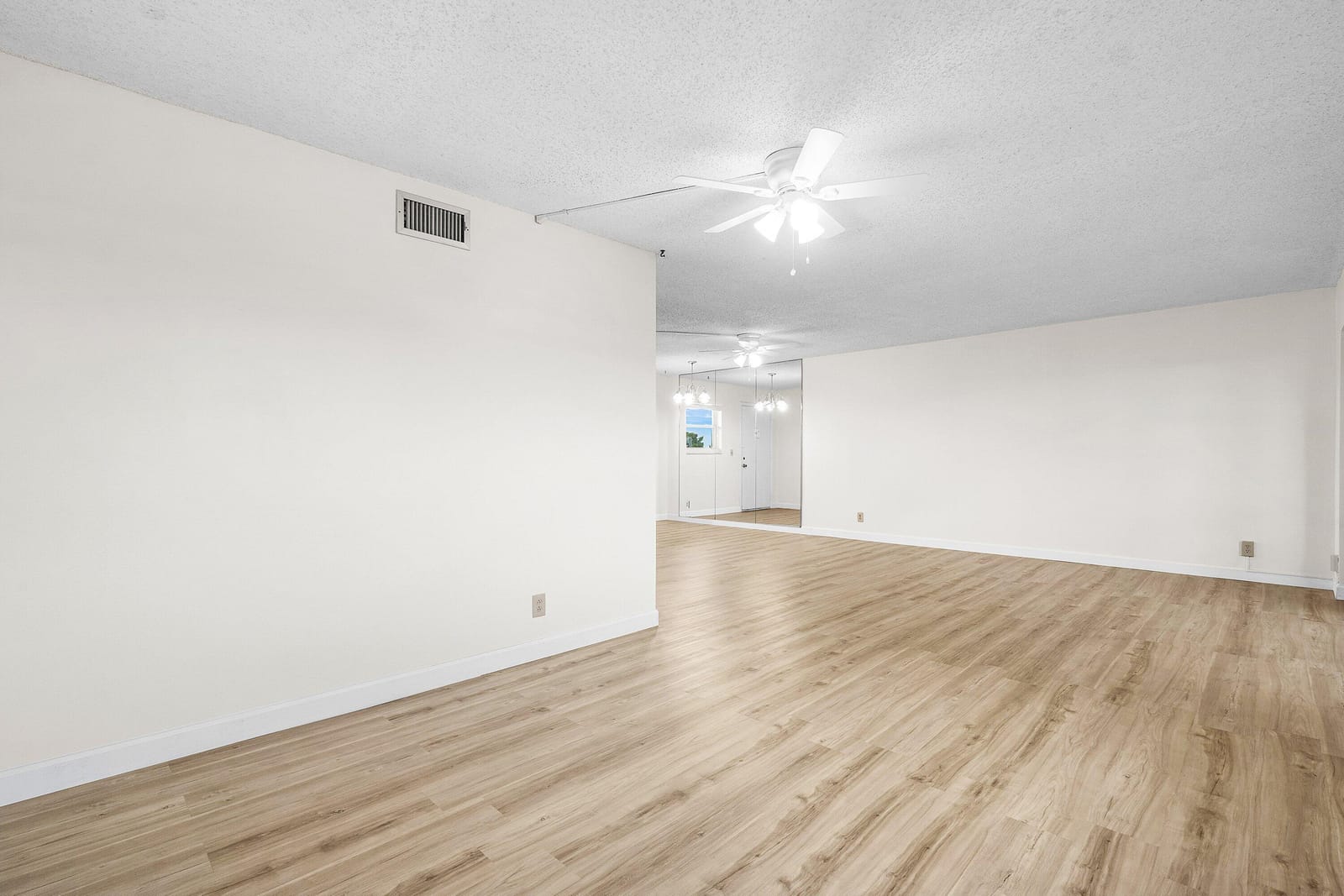 725 Lori Drive 412, Palm Springs, FL 33461 photo 11