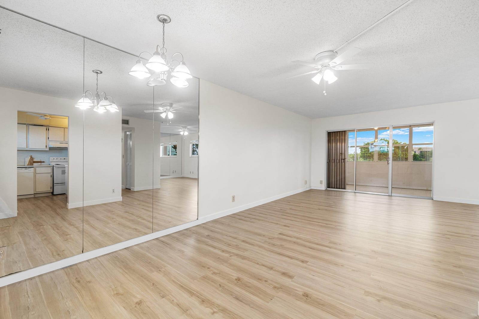 725 Lori Drive 412, Palm Springs, FL 33461 photo 13
