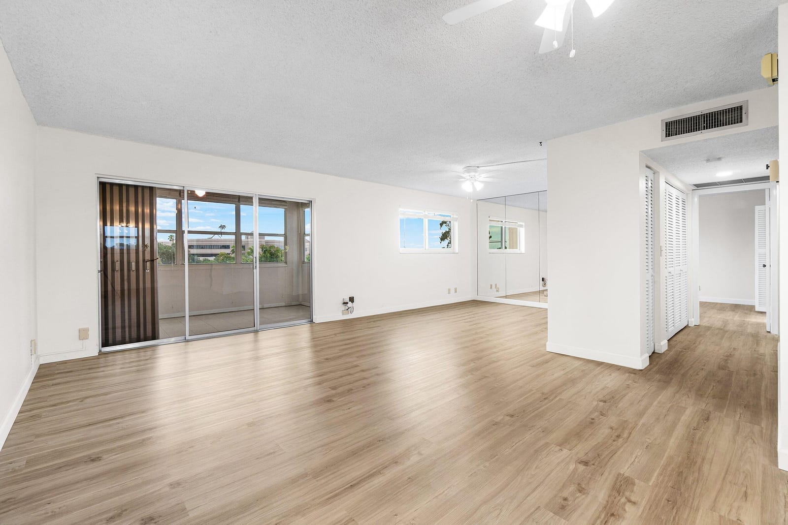 725 Lori Drive 412, Palm Springs, FL 33461 photo 7