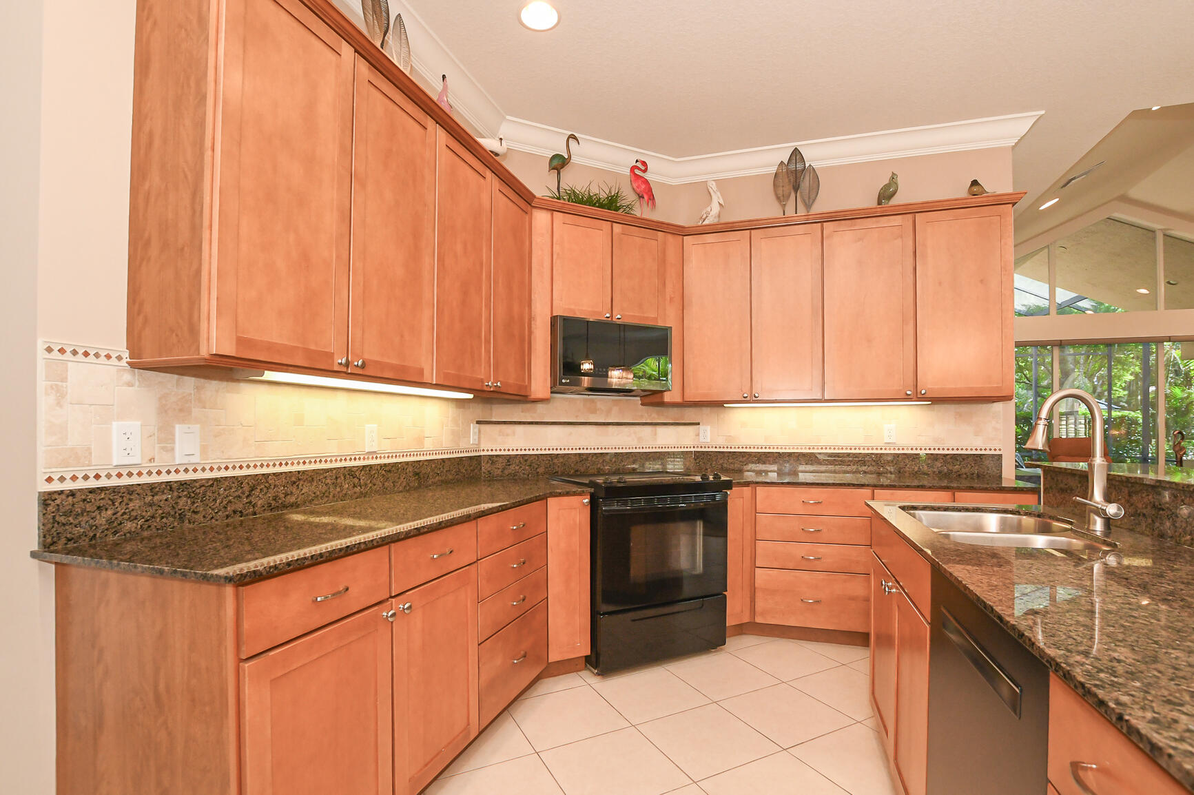 7600 Greenbrier Circle — photo 11