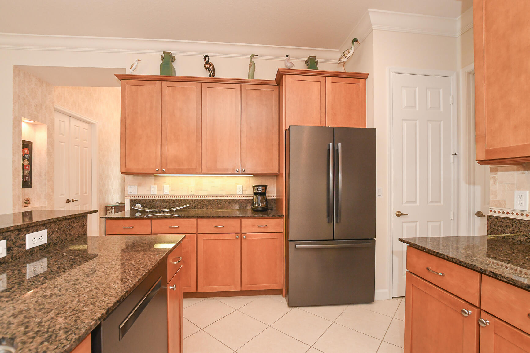 7600 Greenbrier Circle — photo 12