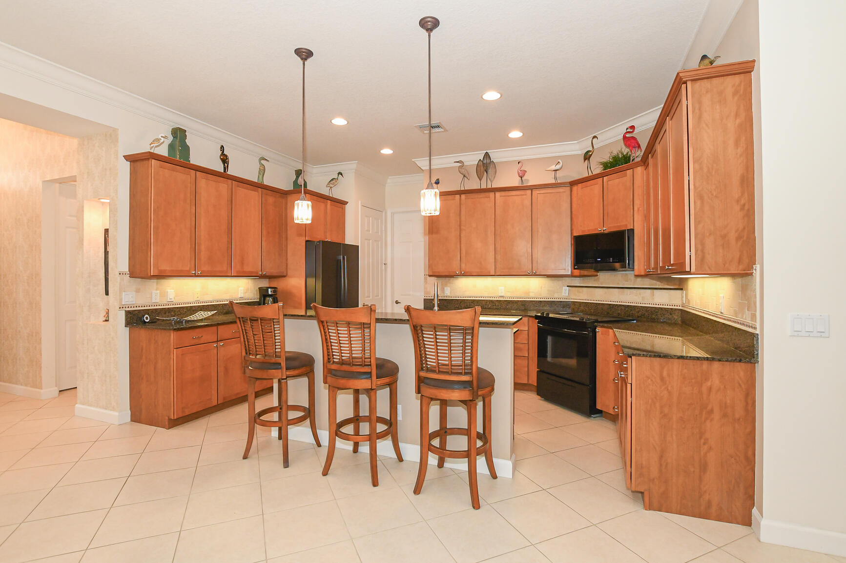 7600 Greenbrier Circle — photo 8