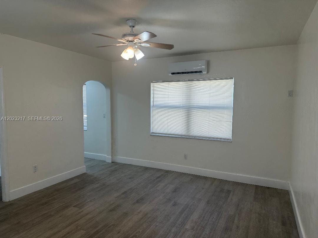 1956 Lincoln Street 5 — photo 4