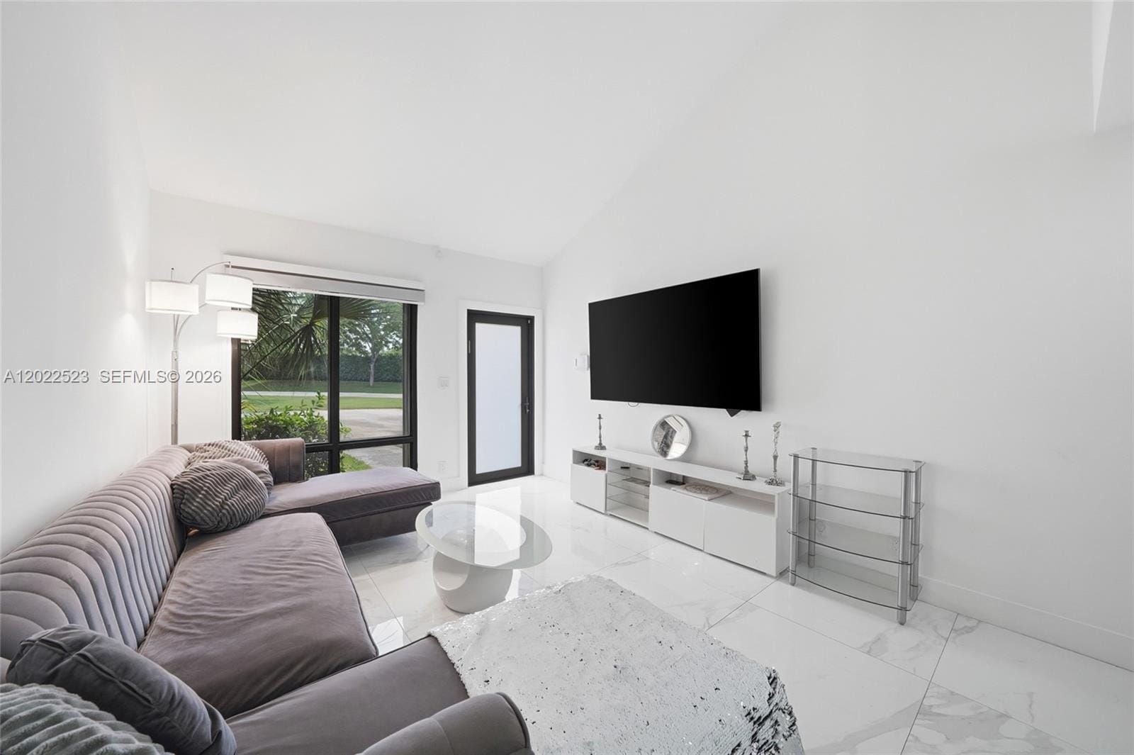 455 NE 210th Terrace, Miami, FL 33179 photo 2
