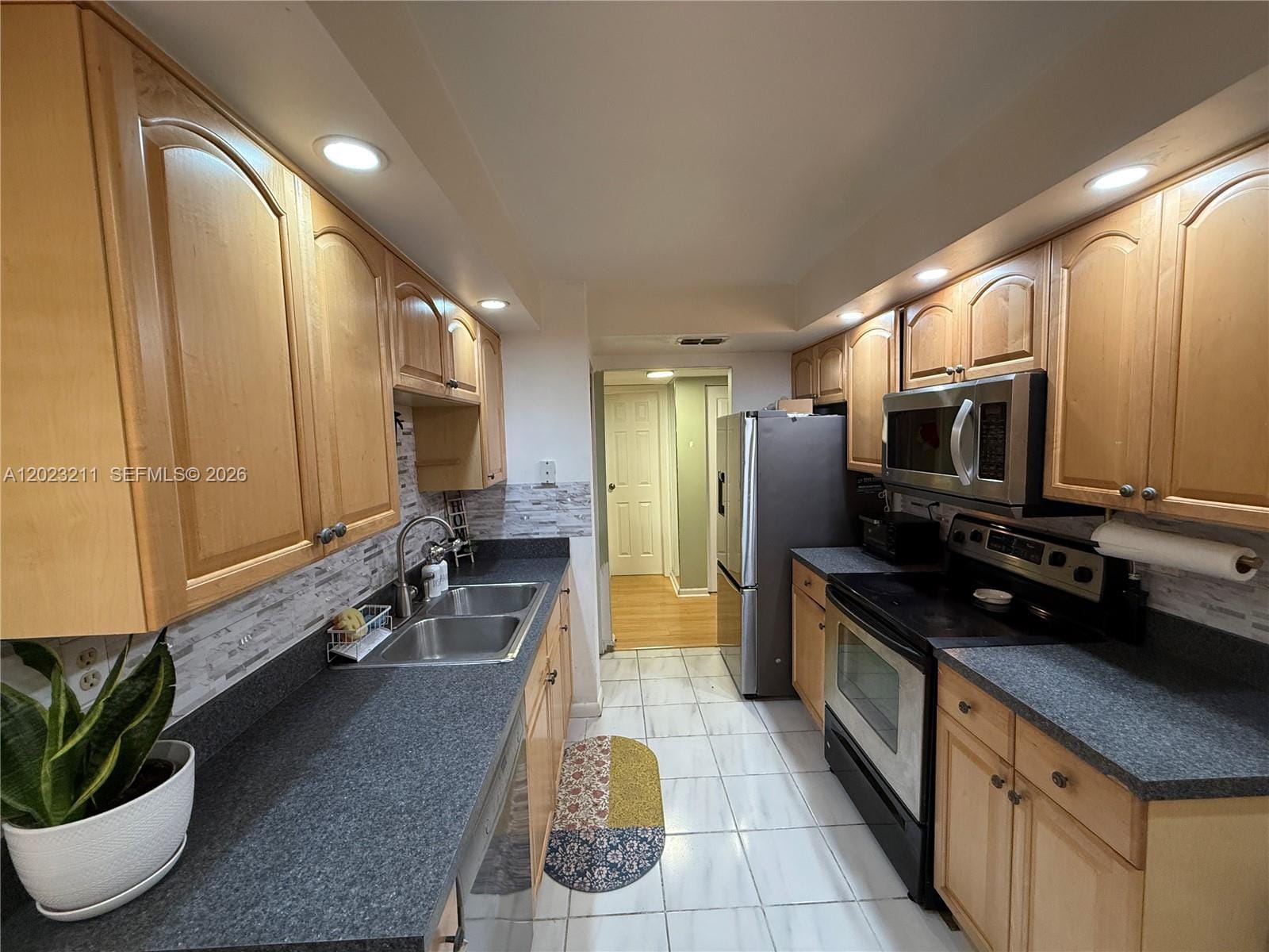 450 Commodore Drive 306, Plantation, FL 33325 photo 13